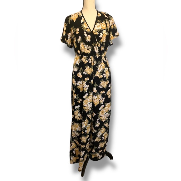 Black jumpsuit with yellow flowers - Picture 1 of 12